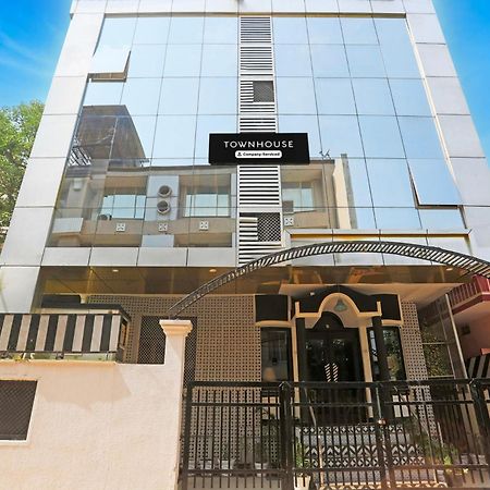Super Townhouse Cantonment Varanasi Formerly Sarin Inn Exterior photo