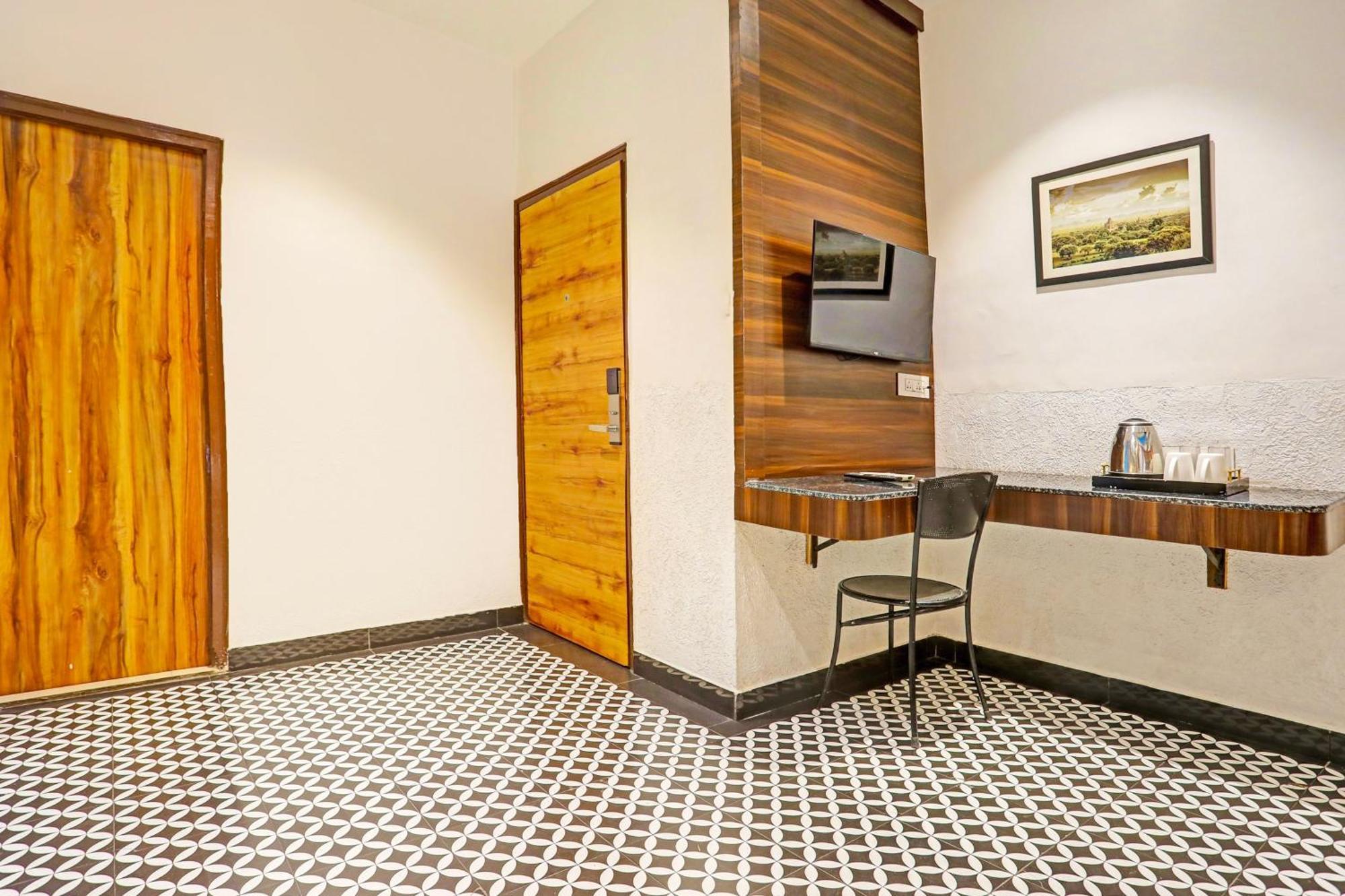 Super Townhouse Cantonment Varanasi Formerly Sarin Inn Exterior photo